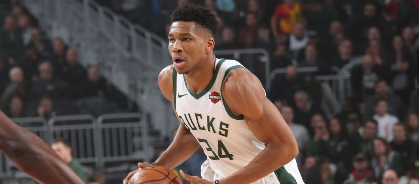 Γιάννης Αντετοκούνμπο: «Μπορώ να κάνω 2 βήματα και να καρφώσω» (φωτό)